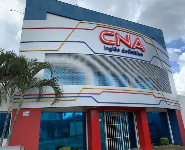 Fachada em ACM com letras caixa em acrílico