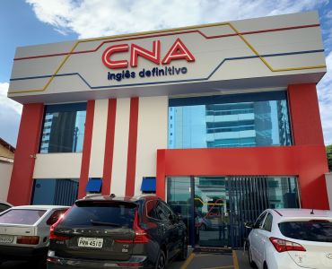 Fachada em ACM com letras em acrílico