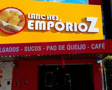 Fachada em ACM e letras caixa com pintura automotiva