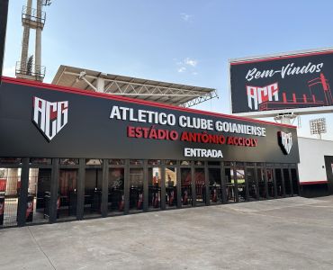 Fachada em ACM e letras em Acrílico