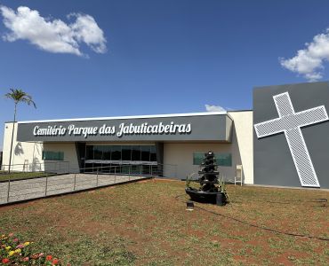 Fachada em ACM e letras em Acrílico