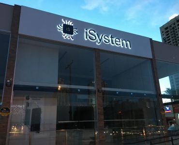 Fachada em Acm Letras com Leds Indiretos