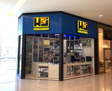Fachada em ACM luminosos em acrílico moldado
