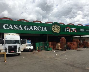 Fachada em Lona Especial e Design Inovador