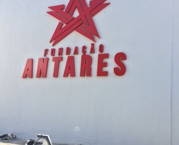 Letras caixa em aço galvanizado