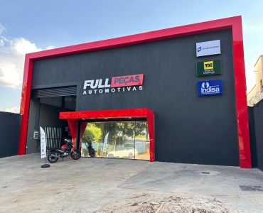 Fachadas - Pórtico em ACM, Cobertura e Letras Luminosas