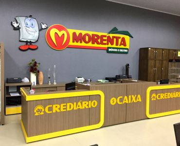 Sinalização em letras caixa